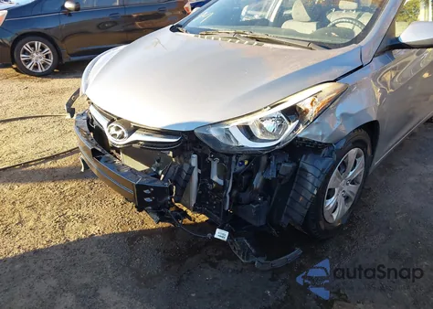 2016 Hyundai Elantra Se из США, поврежденный, VIN 5NPDH4AE2GH713717